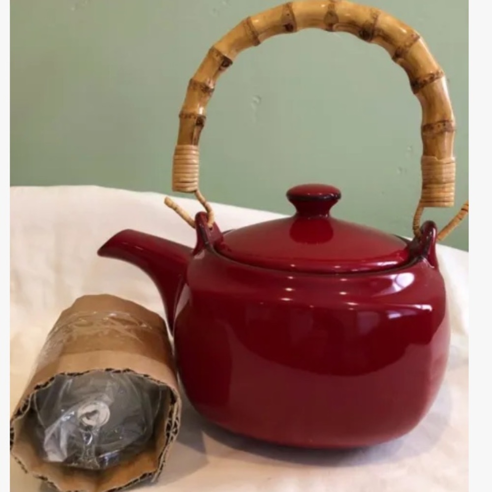 New in box Southern Living at Home Red Harmony Ceramic Teapot w/ Bamboo Handle